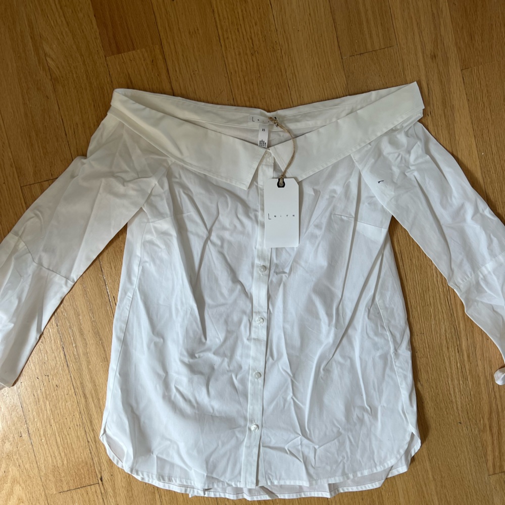 NEW WITH TAGS! Leith off the shoulder white bell sleeve button down